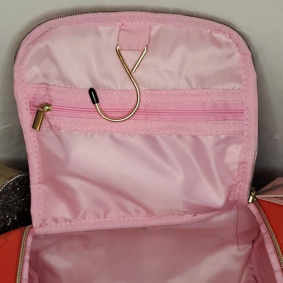 🎉HP🎉Juicy Couture ❤️NWT❤️ Red Travel Cosmetic Bag! ❤️❤️❤️ - Picture 16 of 17